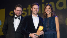 Pictured: UKRI's Mike Pitts (left) and compere Julia Bradbury present Powervault with the award